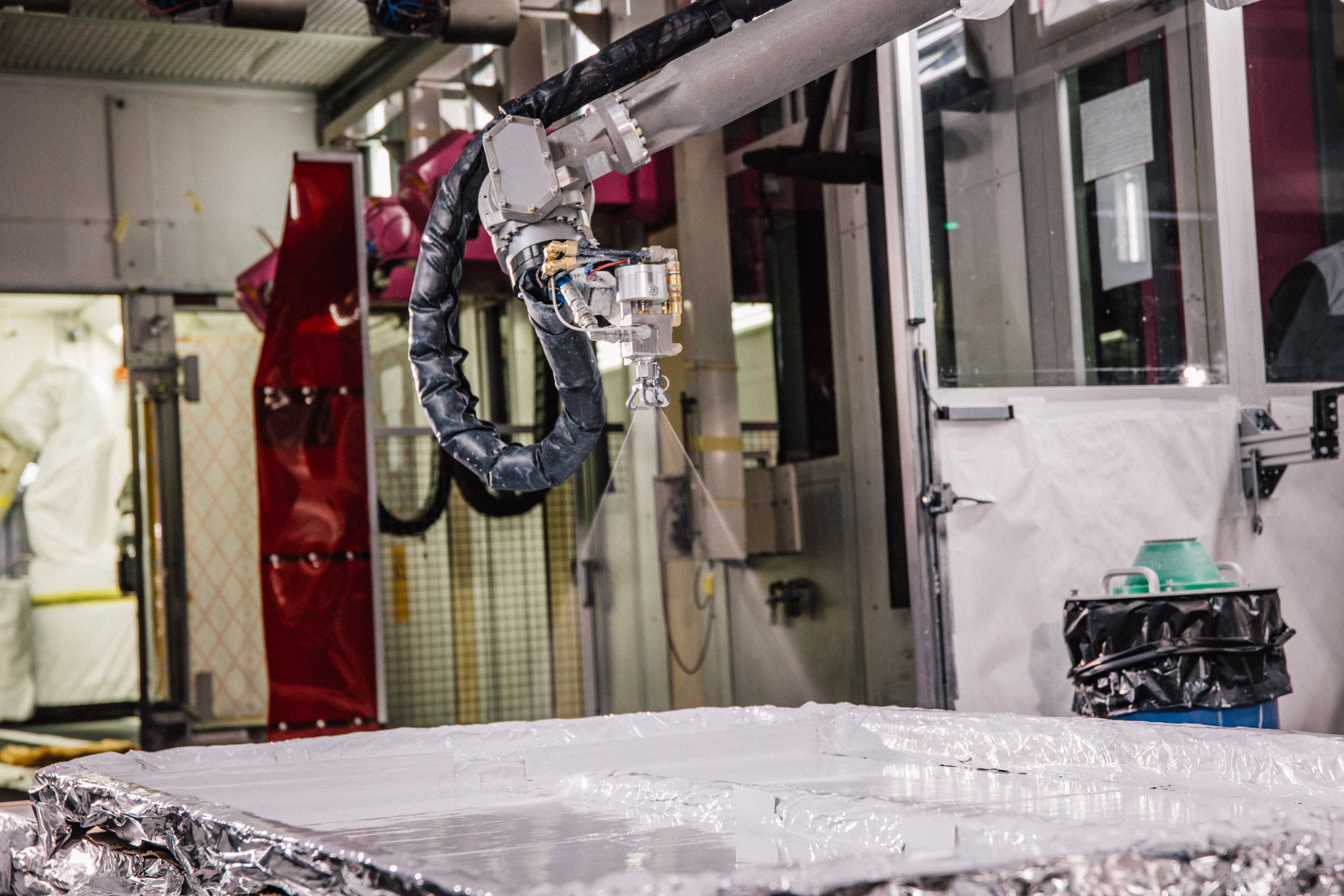 PPG's battery fire protection technology is designed to protect electric vehicle passengers and to provide burn-through protection (e.g. battery lid/cover/tray), significantly reducing the risks associated with thermal runaway incidents.