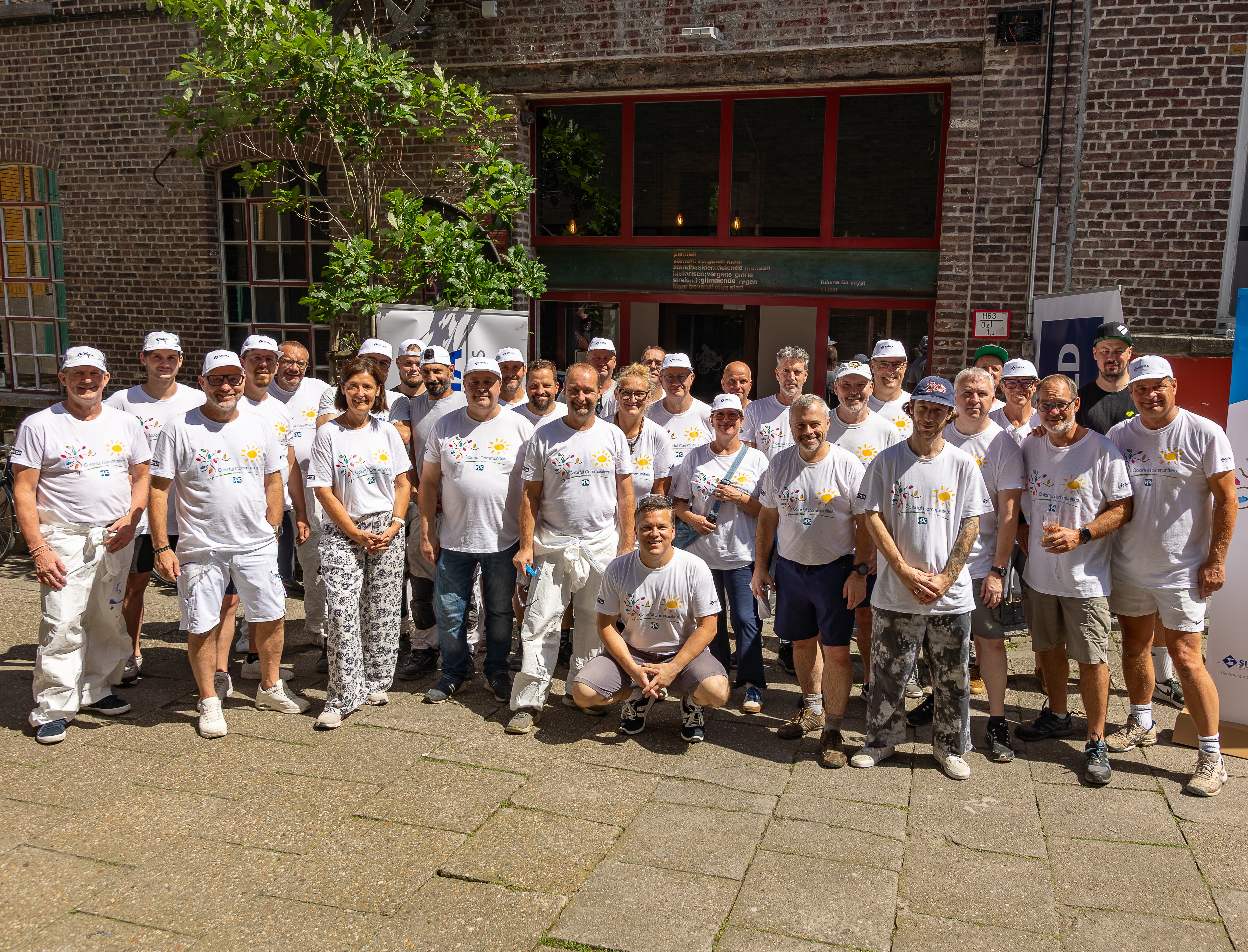 PPG volunteers recently completed a COLORFUL COMMUNITIES® project that transformed De Fabriek, the home of the Habbekrats children’s rights charity in Ghent, Belgium.